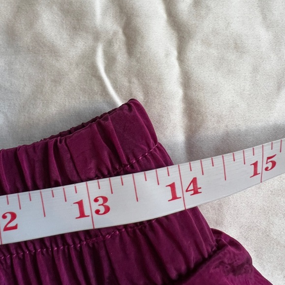 GAP Women’s Purple Lined Shorts – Active & Casual - Picture 5 of 7